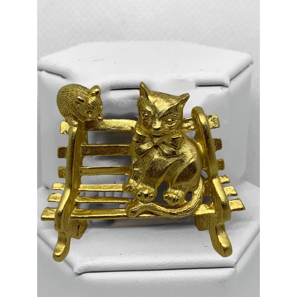 GCI Cat Mouse Bench Brooch Gold Tone